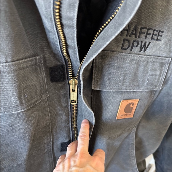 LIKE NEW MENS CARHARTT INSULATED JACKET SIZE L - Picture 4 of 11